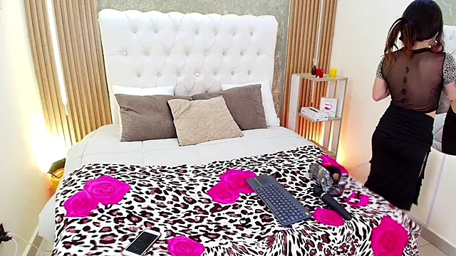 Tifanny Sweett online show from 03-11-26, 08:25