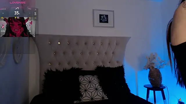 Tifanny Sweett online show from 09-29-25, 03:17