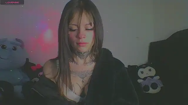 Tifanny Sweett online show from 10-30-25, 04:33