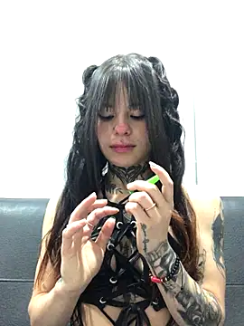 Tifanny Sweett online show from 10-31-25, 01:46