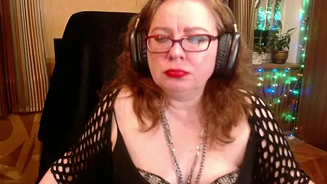 Snapshot of Miss_Tress chatting on 09-17-25, 06:21 Miss Tress online show from 09-17-25, 06:21
