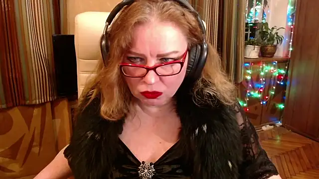 Miss Tress online show from 12-20-25, 09:50