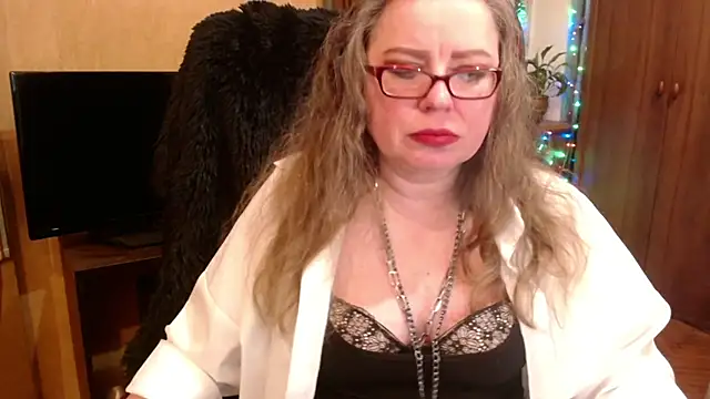 Snapshot of Miss_Tress chatting on 02-17-25, 07:33 Miss Tress online show from 02-17-25, 07:33