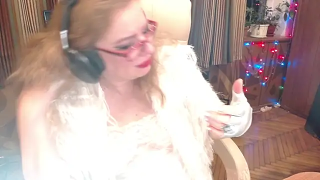 Miss Tress online show from 07-12-26, 09:04