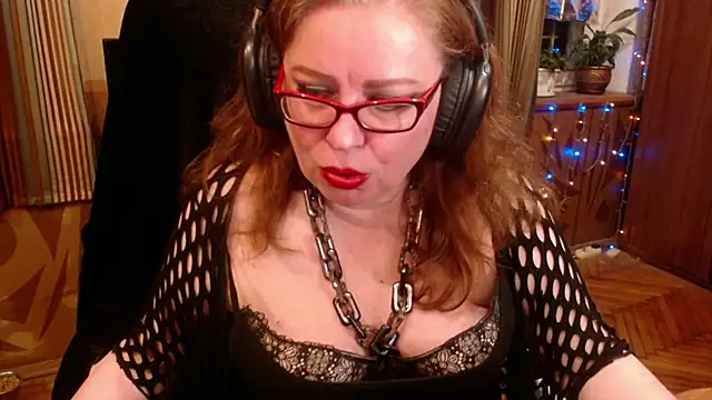 Snapshot of Miss_Tress chatting on 09-13-25, 06:19 Miss Tress online show from 09-13-25, 06:19