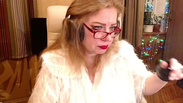 Miss Tress online show from 07-08-26, 09:37
