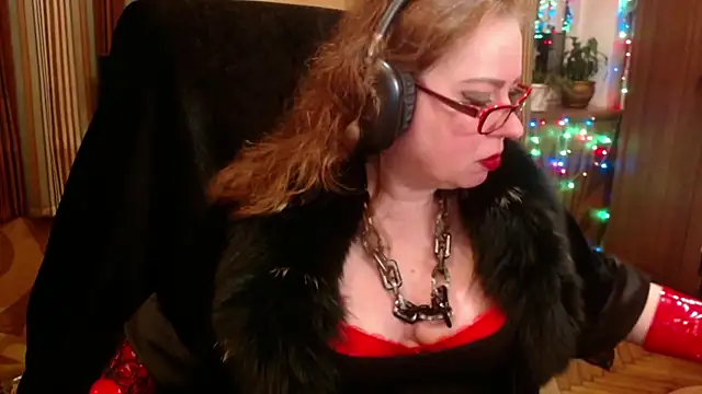 Snapshot of Miss_Tress chatting on 10-17-25, 06:43 Miss Tress online show from 10-17-25, 06:43