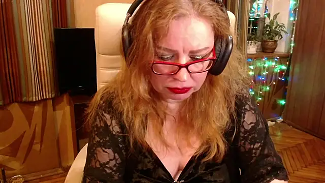 Miss Tress online show from 11-27-25, 09:26