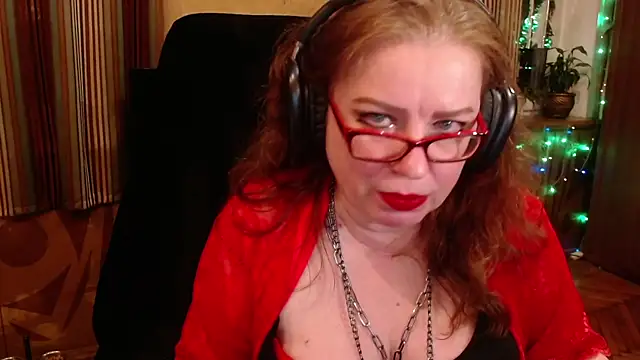 Snapshot of Miss_Tress chatting on 10-08-25, 11:49 Miss Tress online show from 10-08-25, 11:49