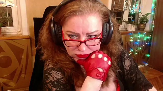 Snapshot of Miss_Tress chatting on 09-28-25, 09:55 Miss Tress online show from 09-28-25, 09:55