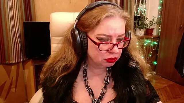Snapshot of Miss_Tress chatting on 05-20-26, 10:29 Miss Tress online show from 05-20-26, 10:29