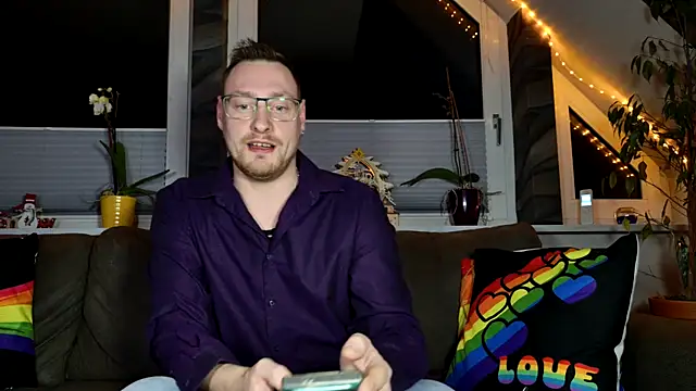 Relsxboy online show from 12-24-24, 04:08