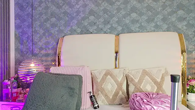 Snapshot of SenniaBella chatting on 02-02-26, 01:43 SenniaBella online show from 02-02-26, 01:43