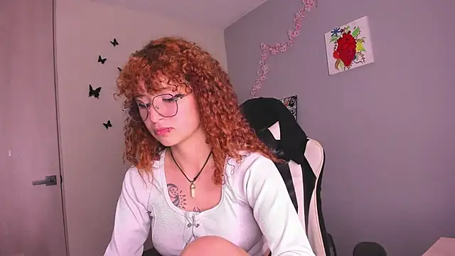 Snapshot of valent_27 chatting on 06-10-26, 01:18 valent 27 online show from 06-10-26, 01:18
