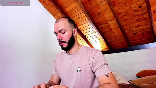 Tom Bailey online show from 10-28-25, 12:48