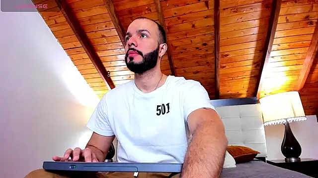 Tom Bailey online show from 11-01-25, 01:05