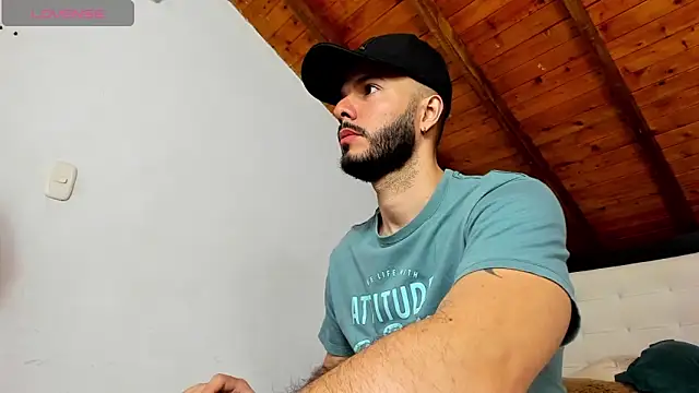 Tom Bailey online show from 04-18-26, 01:02