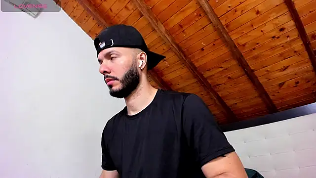 Tom Bailey online show from 04-17-26, 12:41