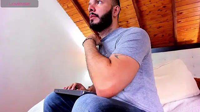 Tom Bailey online show from 11-17-25, 12:53