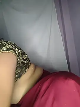 Snapshot of priya__angel chatting on 11-25-25, 04:29 priya angel online show from 11-25-25, 04:29