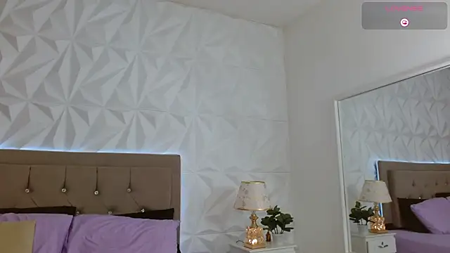 Gwen drew online show from 11-21-25, 01:10