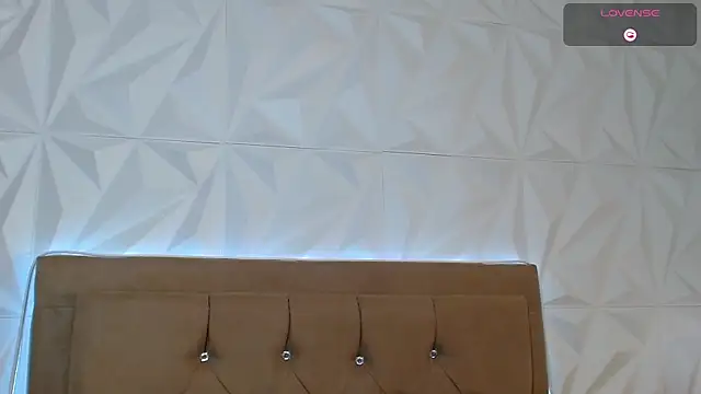 Gwen drew online show from 07-27-26, 03:57