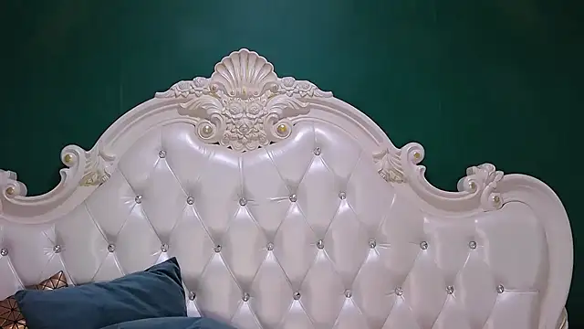 Snapshot of ArielBurn chatting on 09-15-25, 12:22 ArielBurn online show from 09-15-25, 12:22