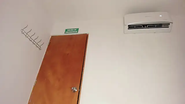 AllisonRoberts  online show from 11-04-25, 11:03