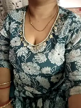 cuteyqueen online show from 04-13-26, 07:56