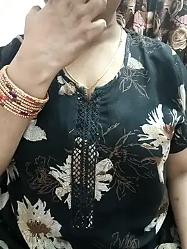 cuteyqueen online show from 03-11-25, 04:18