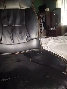 Naughty Ratty online show from 12-18-25, 02:54