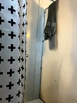 Snapshot of Sweetpasses chatting on 10-10-25, 10:54 Sweetpasses online show from 10-10-25, 10:54