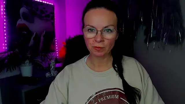 HelenLuxx online show from 02-09-26, 02:15