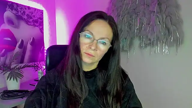 HelenLuxx online show from 01-08-26, 05:19