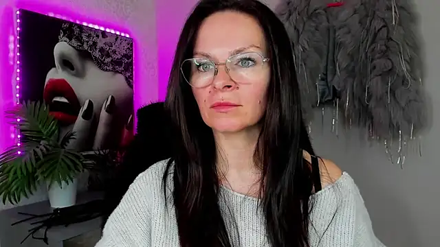 HelenLuxx online show from 04-08-26, 03:13