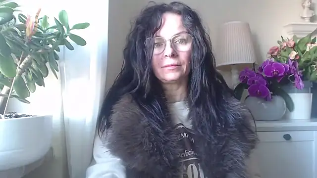 HelenLuxx online show from 11-06-25, 07:45