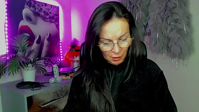 HelenLuxx online show from 02-03-26, 03:50