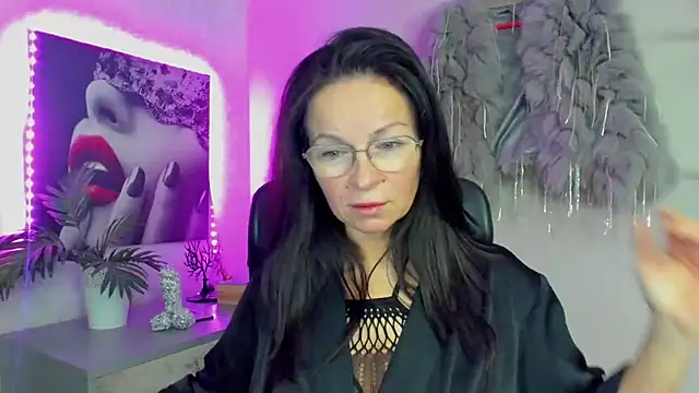 HelenLuxx online show from 11-29-25, 08:14