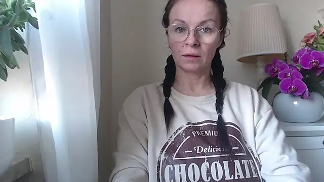 HelenLuxx online show from 11-07-25, 07:24