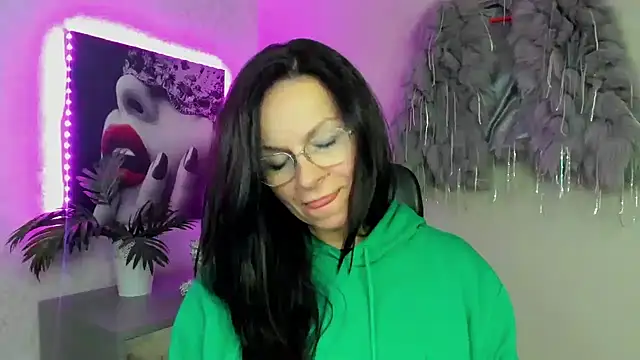 HelenLuxx online show from 11-27-25, 05:24