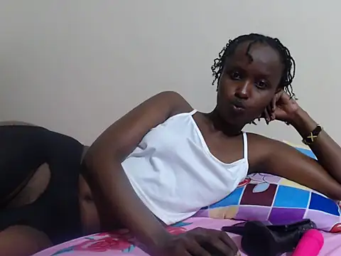 pretty shee22 online show from 10-12-25, 07:21