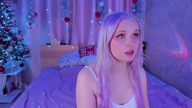 Snapshot of SweeteRose_Royce chatting on 12-29-24, 02:52 SweeteRose Royce online show from 12-29-24, 02:52