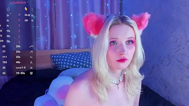 Snapshot of SweeteRose_Royce chatting on 03-20-25, 03:25 SweeteRose Royce online show from 03-20-25, 03:25