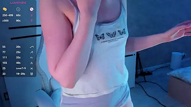 Snapshot of SweeteRose_Royce chatting on 02-13-25, 04:07 SweeteRose Royce online show from 02-13-25, 04:07