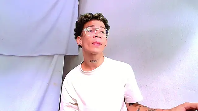 Snapshot of mateodeamjo chatting on 06-12-26, 03:32 mateodeamjo online show from 06-12-26, 03:32