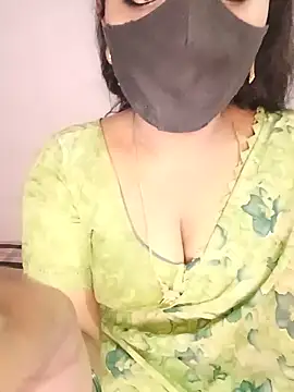Snapshot of louise92 chatting on 05-28-26, 05:52 louise92 online show from 05-28-26, 05:52