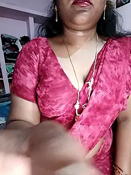 Snapshot of louise92 chatting on 05-17-26, 07:52 louise92 online show from 05-17-26, 07:52