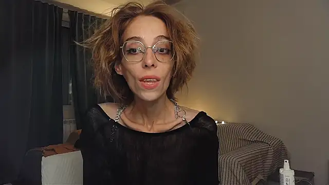 amber quell here online show from 04-10-26, 04:36