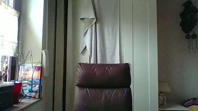  squirty cum lady  online show from 12-18-25, 09:25