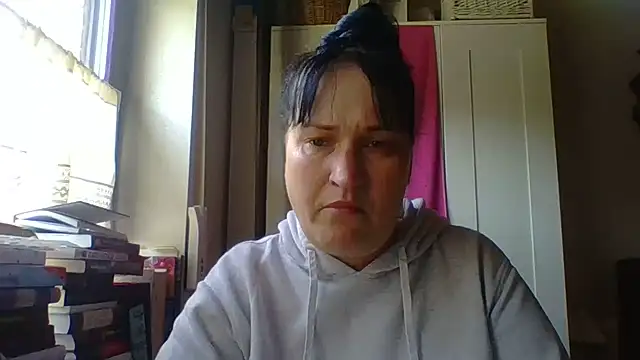 squirty cum lady  online show from 06-10-26, 07:09